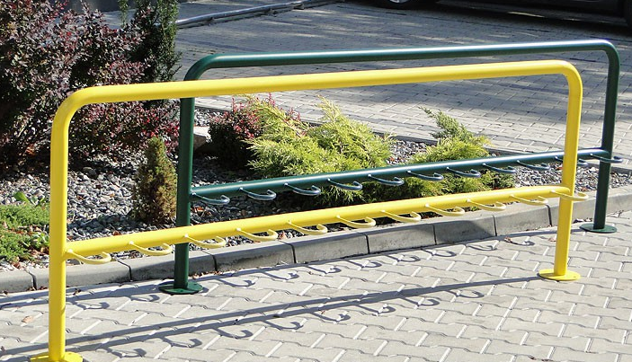 Stojak na hulajnogi typu U - wielostanowiskowy