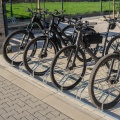 Stojak na rowery Toscana - 20 stanowisk - zdjęcie realne zastosowanie - kilka stanowisk.jpg
